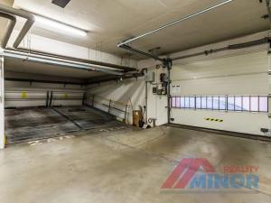 Pronájem garážového stání, Praha - Libeň, Na žertvách, 13 m2