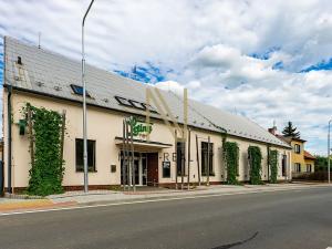 Pronájem restaurace, Letiny, 646 m2