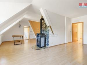 Prodej bytu 3+1, Cheb, Cechovní, 130 m2