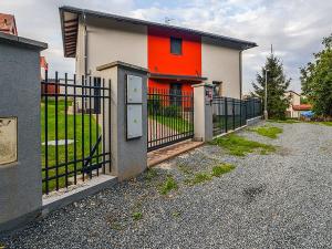 Pronájem rodinného domu, Praha - Suchdol, U myslivny, 182 m2