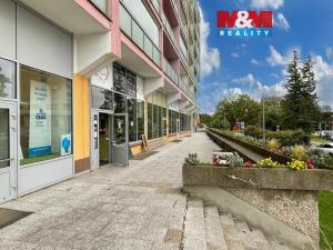 Pronájem obchodního prostoru, Neratovice, nám. Republiky, 40 m2