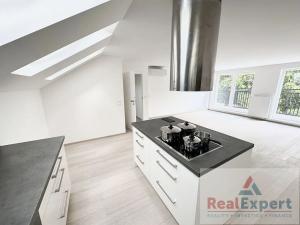 Pronájem bytu 4+kk, Praha - Vršovice, Oblouková, 136 m2