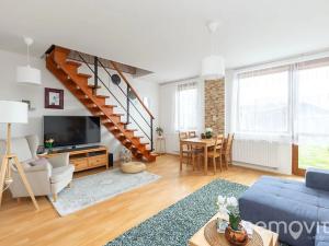 Prodej bytu 3+1, Unhošť, V Zahradách, 74 m2