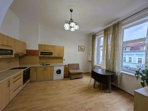 Pronájem bytu 2+kk, Karlovy Vary, Sokolovská, 41 m2
