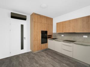 Pronájem bytu 2+kk, Brno - Komárov, Komárovská, 61 m2