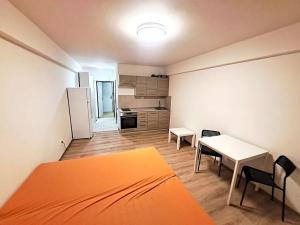 Pronájem bytu 1+kk, Praha - Radotín, Vrážská, 28 m2