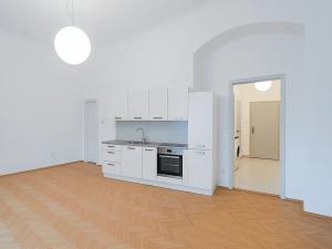Pronájem bytu 2+kk, Praha, Křižíkova, 59 m2