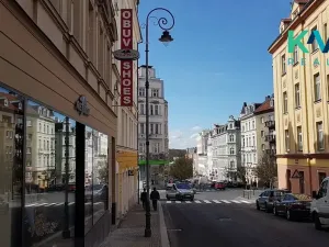 Pronájem obchodního prostoru, Karlovy Vary, Krále Jiřího, 19 m2