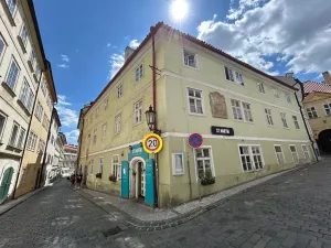 Prodej činžovního domu, Praha, Vlašská, 1011 m2