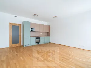 Pronájem bytu 1+kk, Praha - Smíchov, Toyen, 42 m2