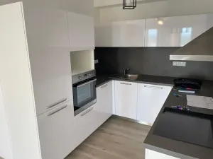 Pronájem bytu 2+kk, Pardubice, Pod Vinicí, 61 m2