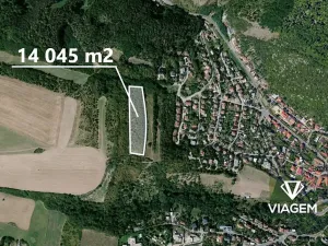 Prodej podílu pole, Praha, 1560 m2