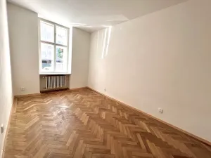 Pronájem pokoje, Brno, Sokolská, 89 m2