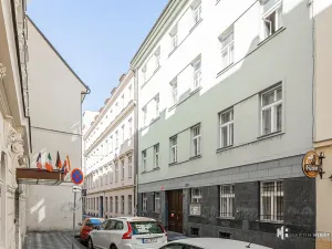 Pronájem garážového stání, Praha - Nové Město, Opatovická, 15 m2