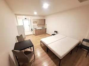 Pronájem bytu 1+kk, Praha - Radotín, Vrážská, 27 m2