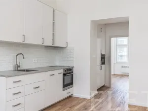Prodej bytu 2+kk, Praha - Holešovice, U Uranie, 49 m2