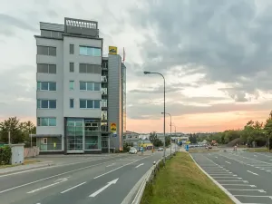Pronájem kanceláře, Brno, Křižíkova, 247 m2