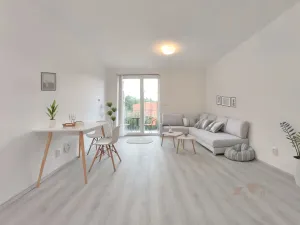 Pronájem bytu 1+kk, Zlín - Malenovice, Pod Hradem II, 27 m2