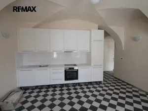 Pronájem bytu 2+1, Kolín, Karlovo náměstí, 111 m2