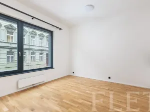 Pronájem bytu 1+kk, Praha - Smíchov, Grafická, 30 m2