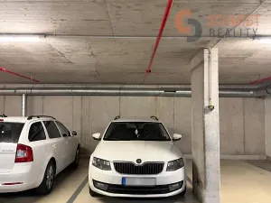 Pronájem garážového stání, Brno, Lidická, 15 m2