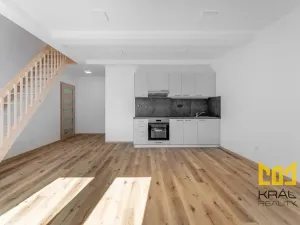 Pronájem bytu 2+kk, Praha - Smíchov, Nádražní, 49 m2