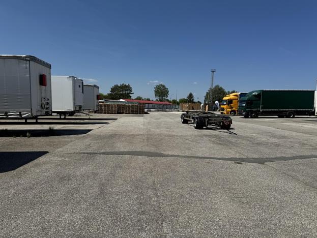 Pronájem komerčního pozemku, Holubice, 2000 m2