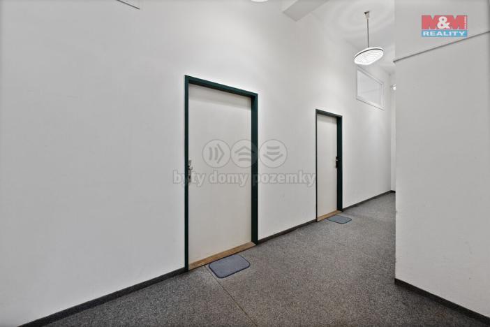 Pronájem kanceláře, Louny, Mírové náměstí, 18 m2