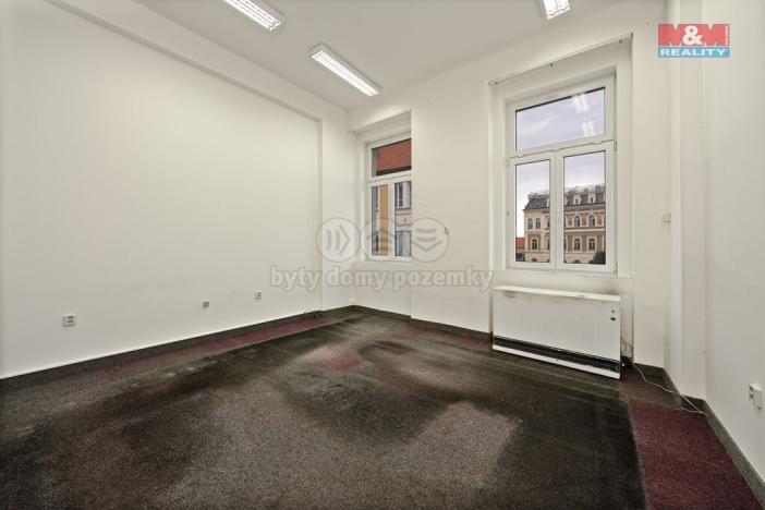 Pronájem kanceláře, Louny, Mírové náměstí, 18 m2