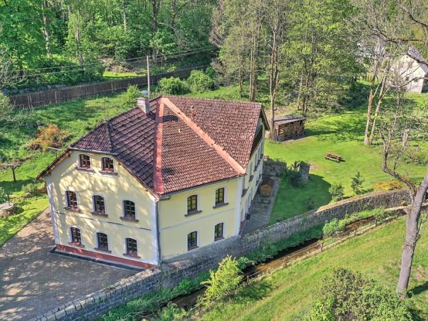 Prodej rodinného domu, Jindřichovice pod Smrkem, 494 m2