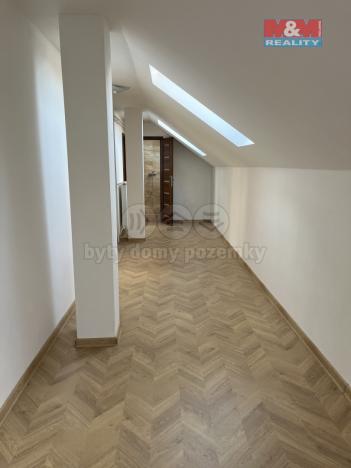 Prodej bytu 4+kk, Chrudim, Resselovo náměstí, 168 m2