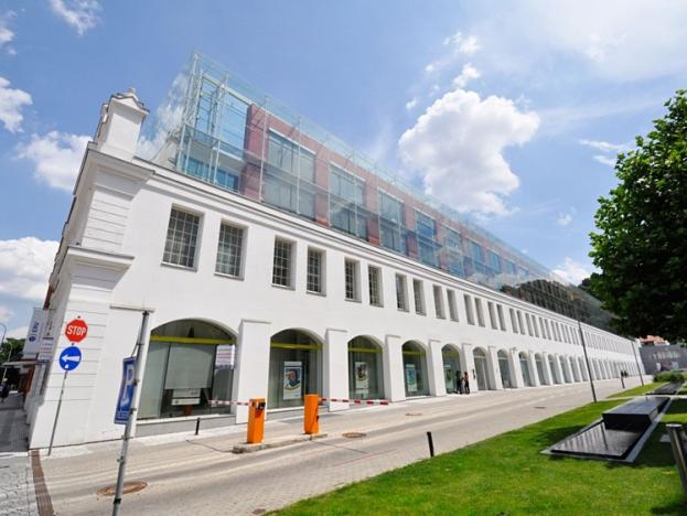 Pronájem kanceláře, Praha - Karlín, Křižíkova, 940 m2