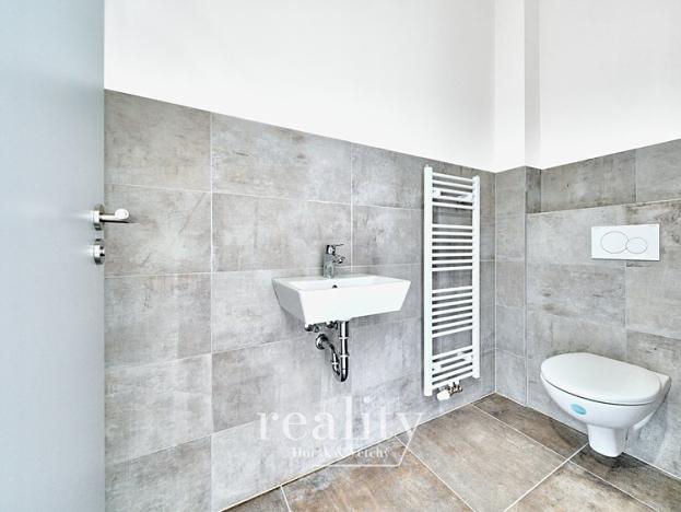 Prodej obchodního prostoru, Znojmo, Kosmákova, 216 m2