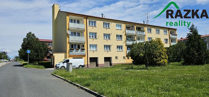 Prodej bytu 2+1, Chodová Planá, sídliště Lučina, 63 m2