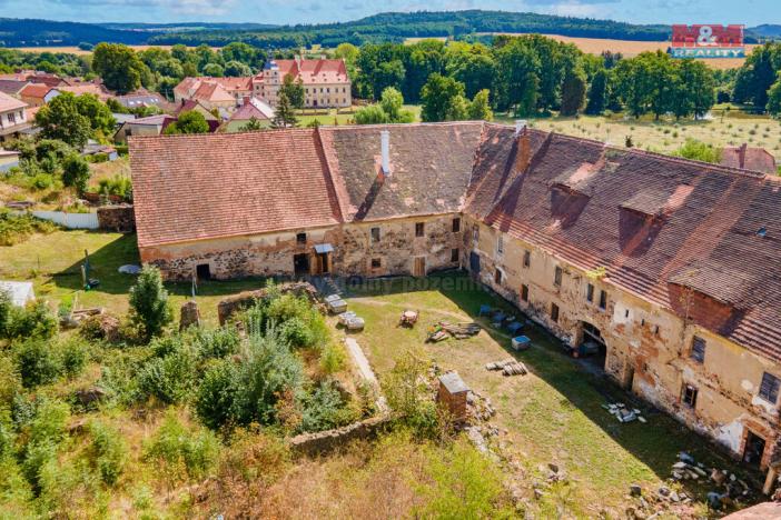 Prodej obchodního prostoru, Červené Poříčí, 2000 m2