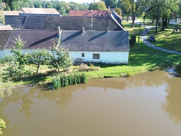 Prodej chalupy, Lišov, 460 m2