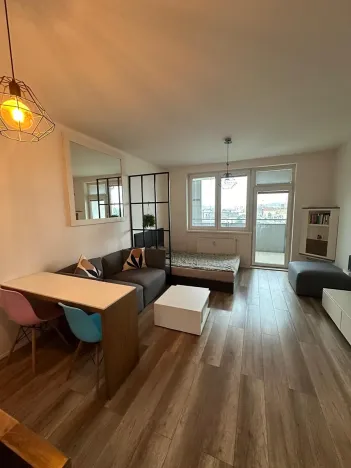 Pronájem bytu 1+kk, Praha - Vysočany, Podkovářská, 31 m2