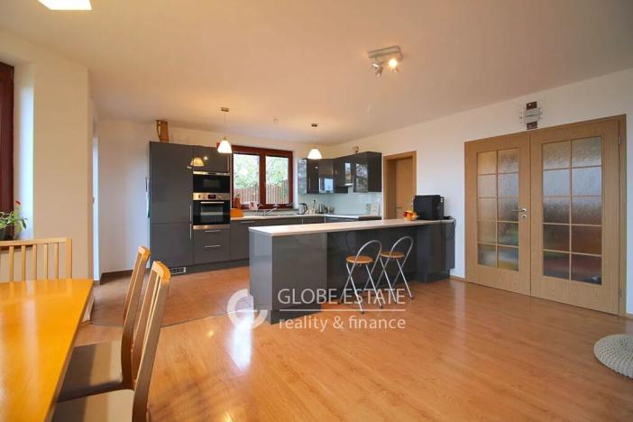 Prodej rodinného domu, Praha - Dolní Počernice, V padolině, 220 m2