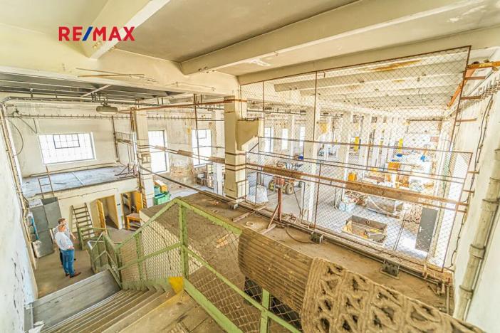 Pronájem skladu, Slaný, Netovická, 2000 m2