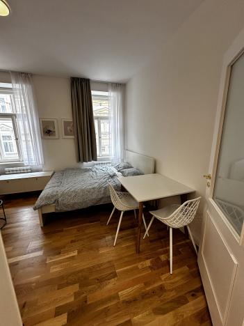 Prodej bytu 1+kk, Praha - Vinohrady, Varšavská, 27 m2