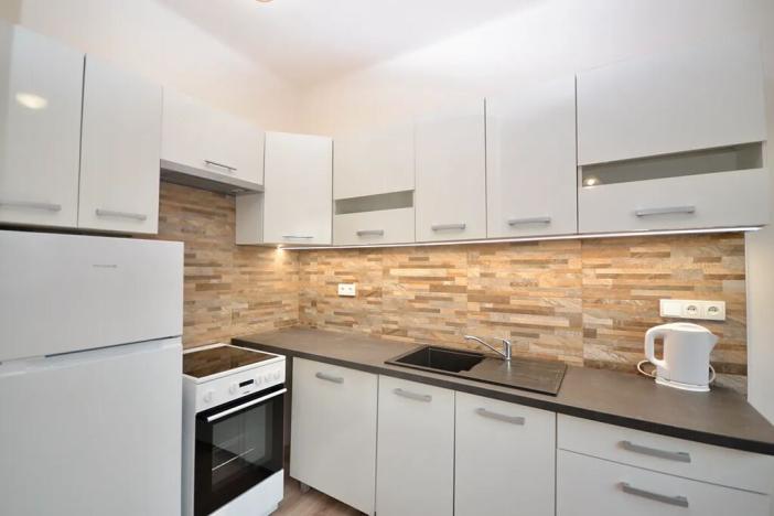 Pronájem bytu 2+kk, Praha - Krč, Humpolecká, 42 m2