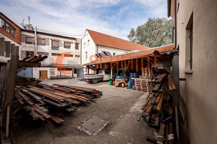 Prodej komerční nemovitosti, Mikulov, Pod Platanem, 3978 m2