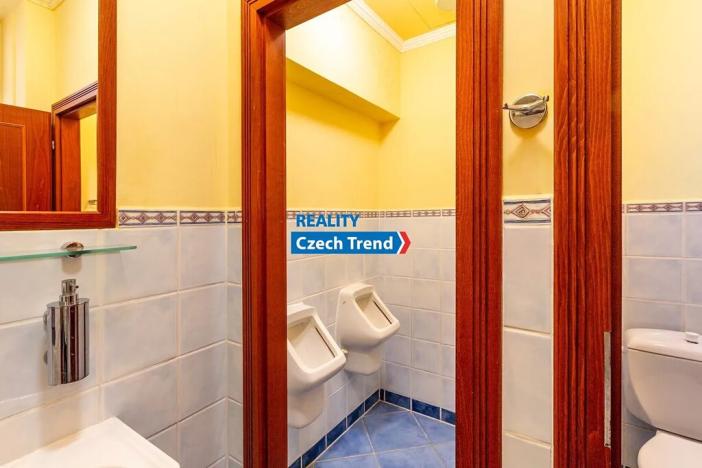 Prodej činžovního domu, Olomouc, Kollárovo nám., 2762 m2