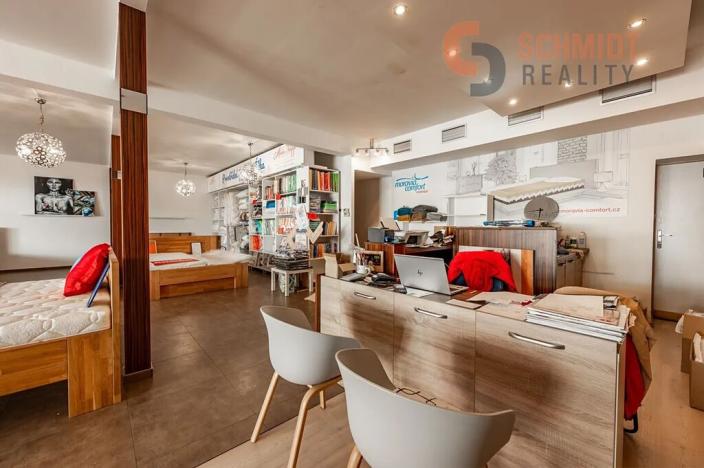 Prodej obchodního prostoru, Břeclav, U Tržiště, 214 m2