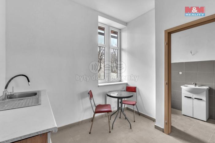 Prodej skladu, Lázně Bělohrad, Nádražní, 850 m2