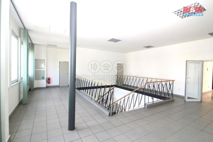 Pronájem kanceláře, Praha - Strašnice, Pod kapličkou, 695 m2