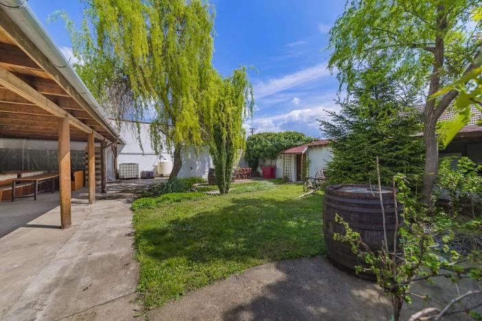 Prodej komerčního pozemku, Velké Pavlovice, Trávníky, 1840 m2