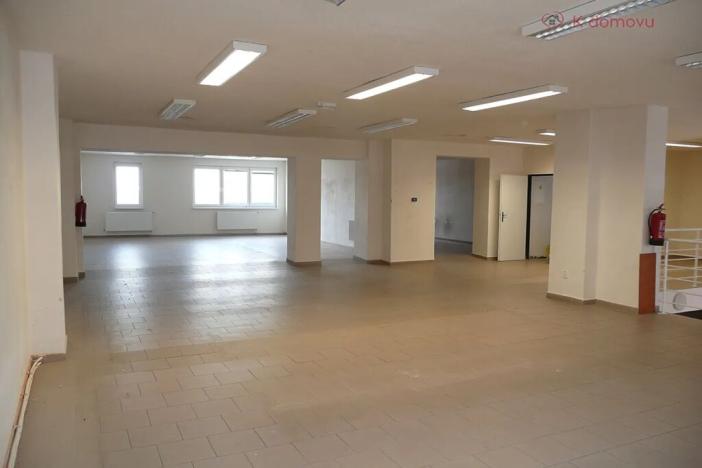 Prodej obchodního prostoru, Veselí nad Moravou, tř. Masarykova, 980 m2