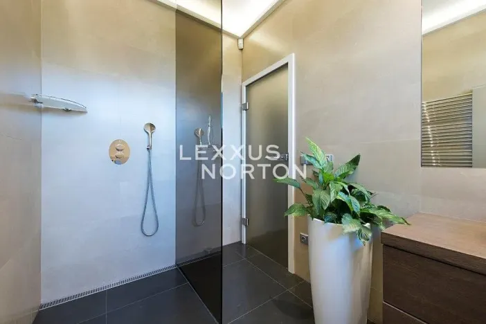 Prodej vily, Tossa de Mar, Španělsko, 250 m2