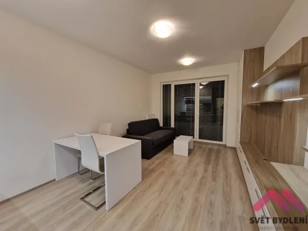 Pronájem bytu 1+kk, Praha - Vršovice, Petrohradská, 31 m2